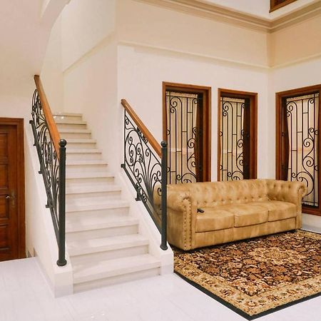 Fernasya House Villa Джокякарта Екстериор снимка