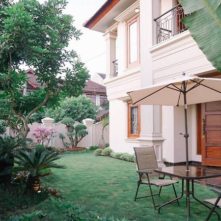 Fernasya House Villa Джокякарта Екстериор снимка