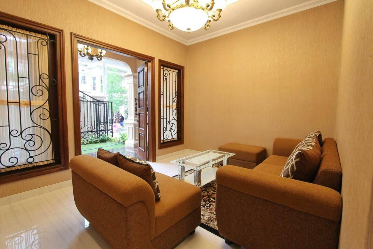 Fernasya House Villa Джокякарта Екстериор снимка
