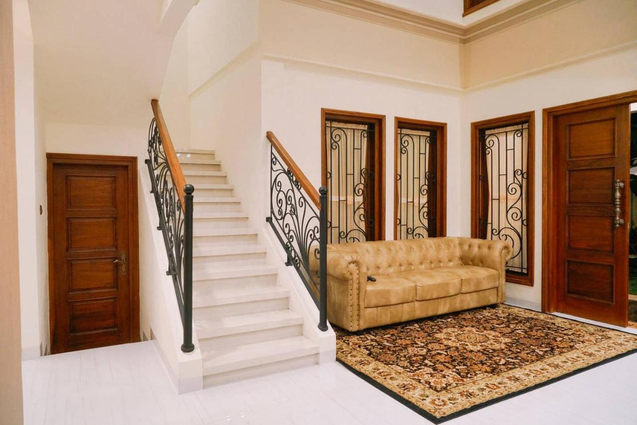 Fernasya House Villa Джокякарта Екстериор снимка