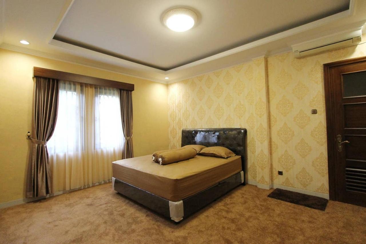 Fernasya House Villa Джокякарта Екстериор снимка